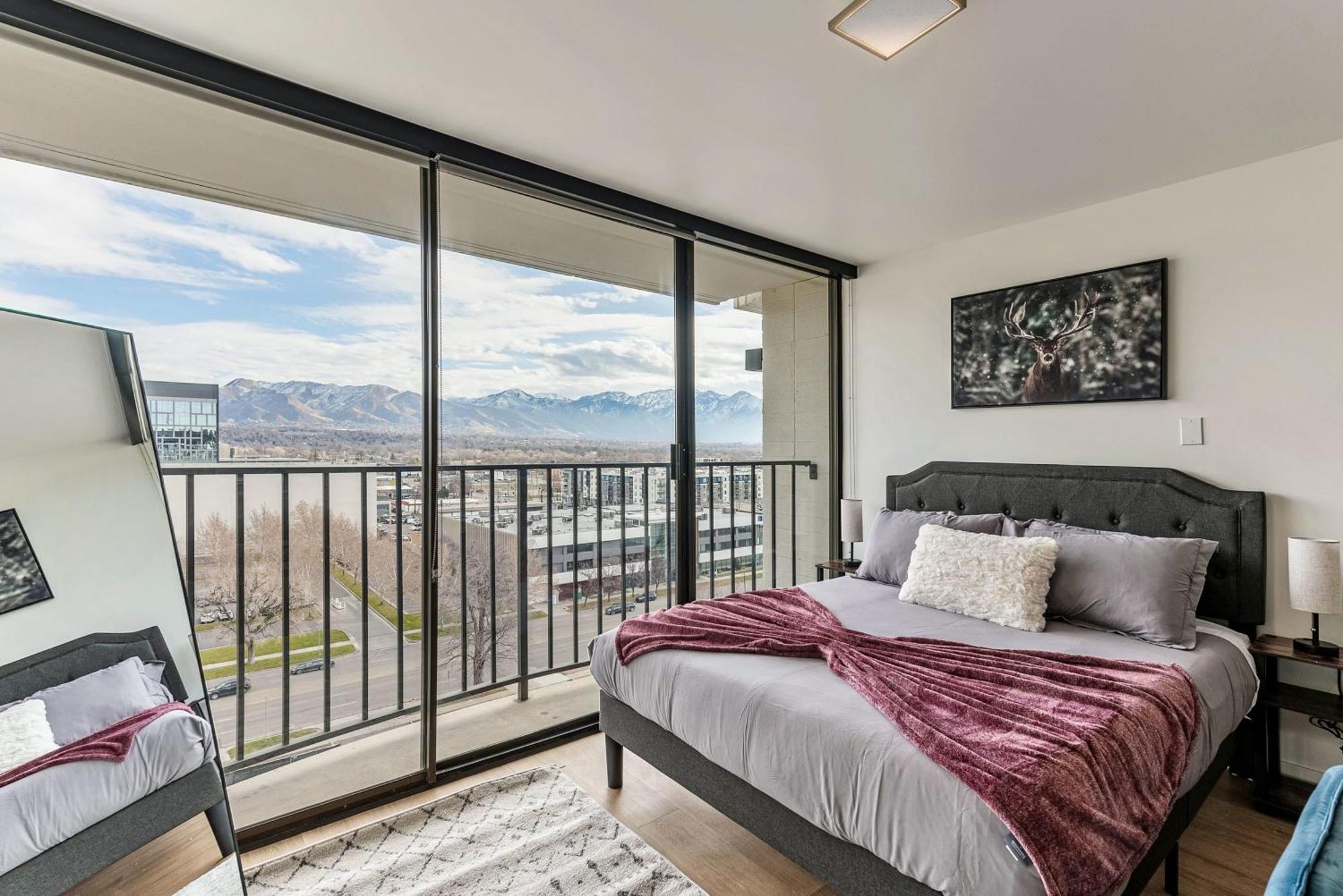 Downtown Mountain View Free Pkg Gym Apartment *