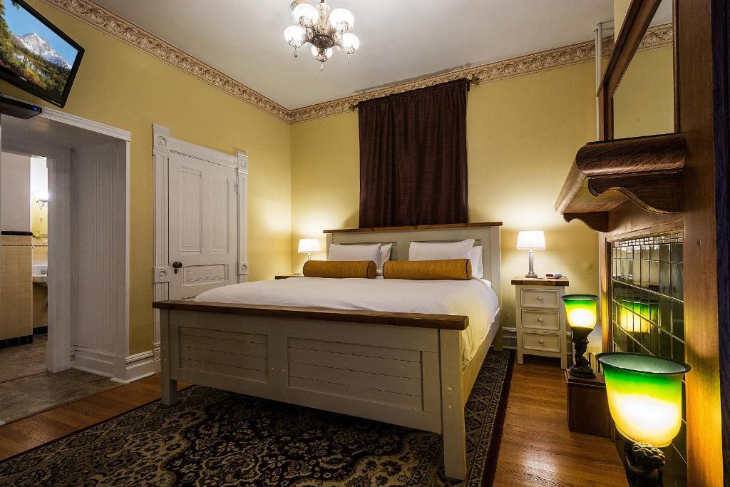 Historic Salt Gem Apartment *