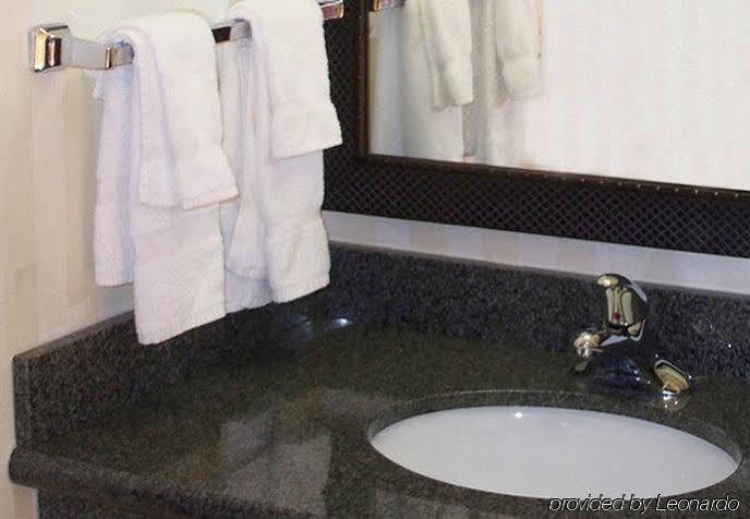 Spark By Hilton Salt Airport Hotel 3*