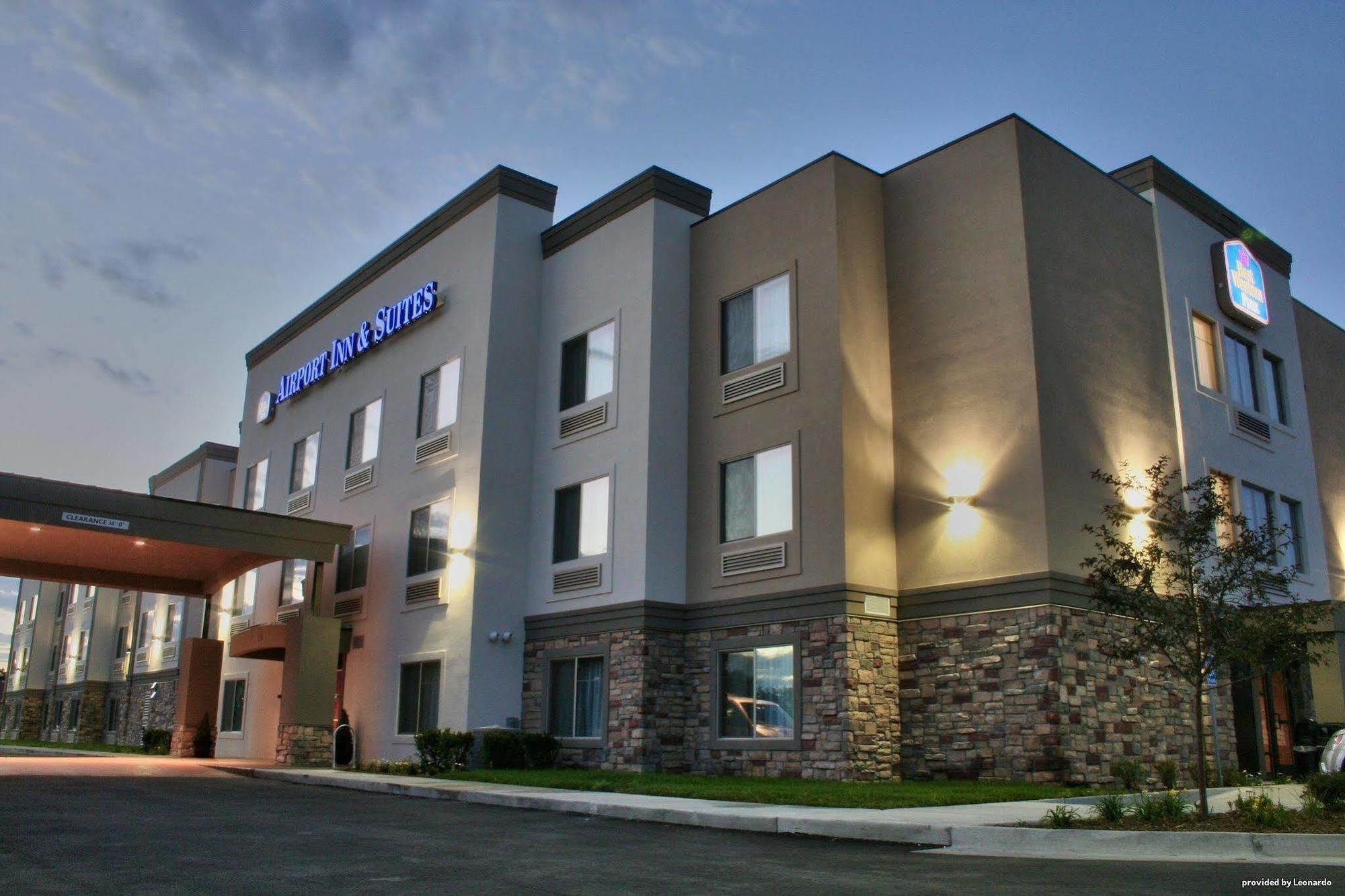 Hotel Western Airport & 3*