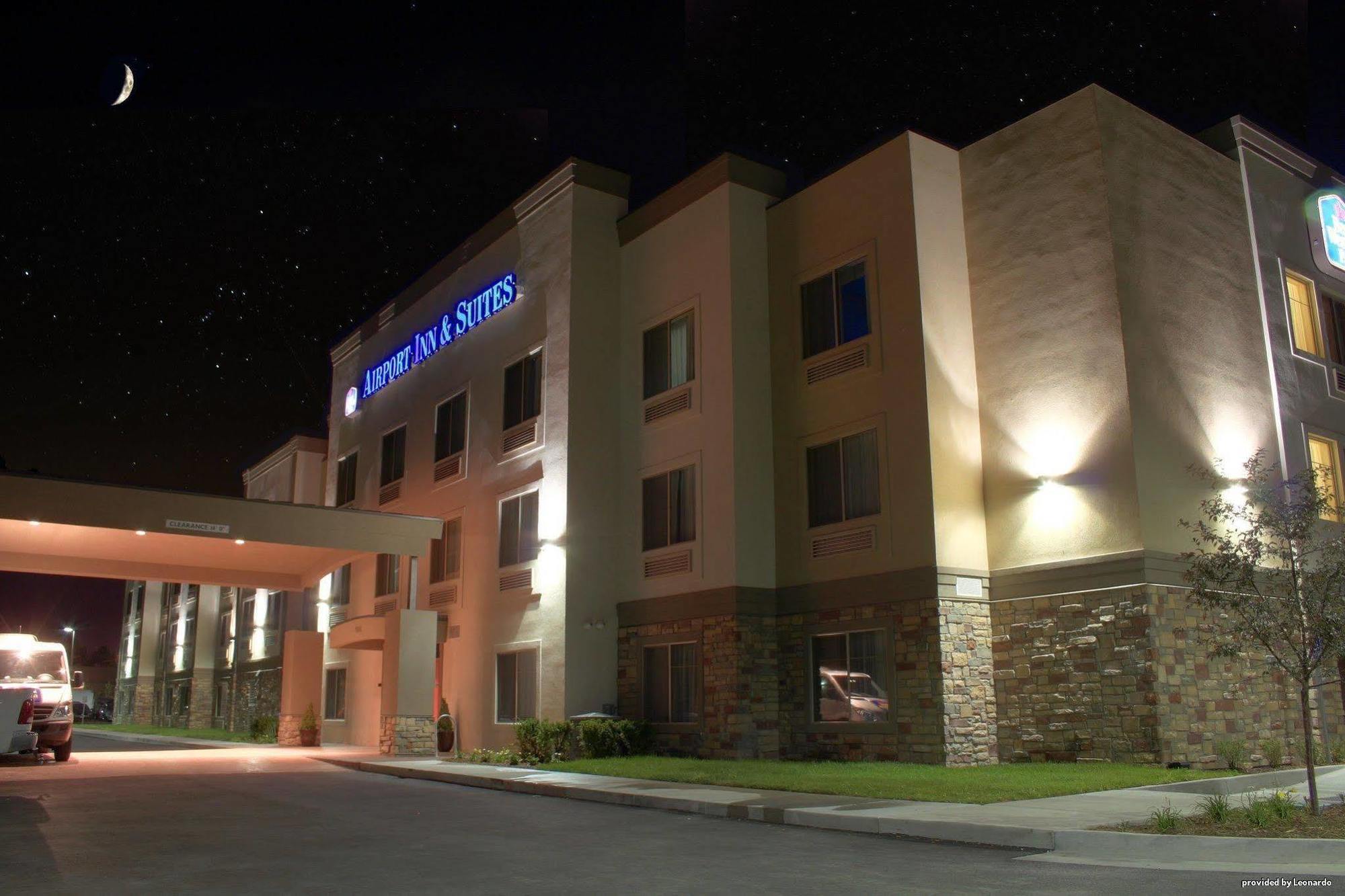 Hotel Western Airport & 3*