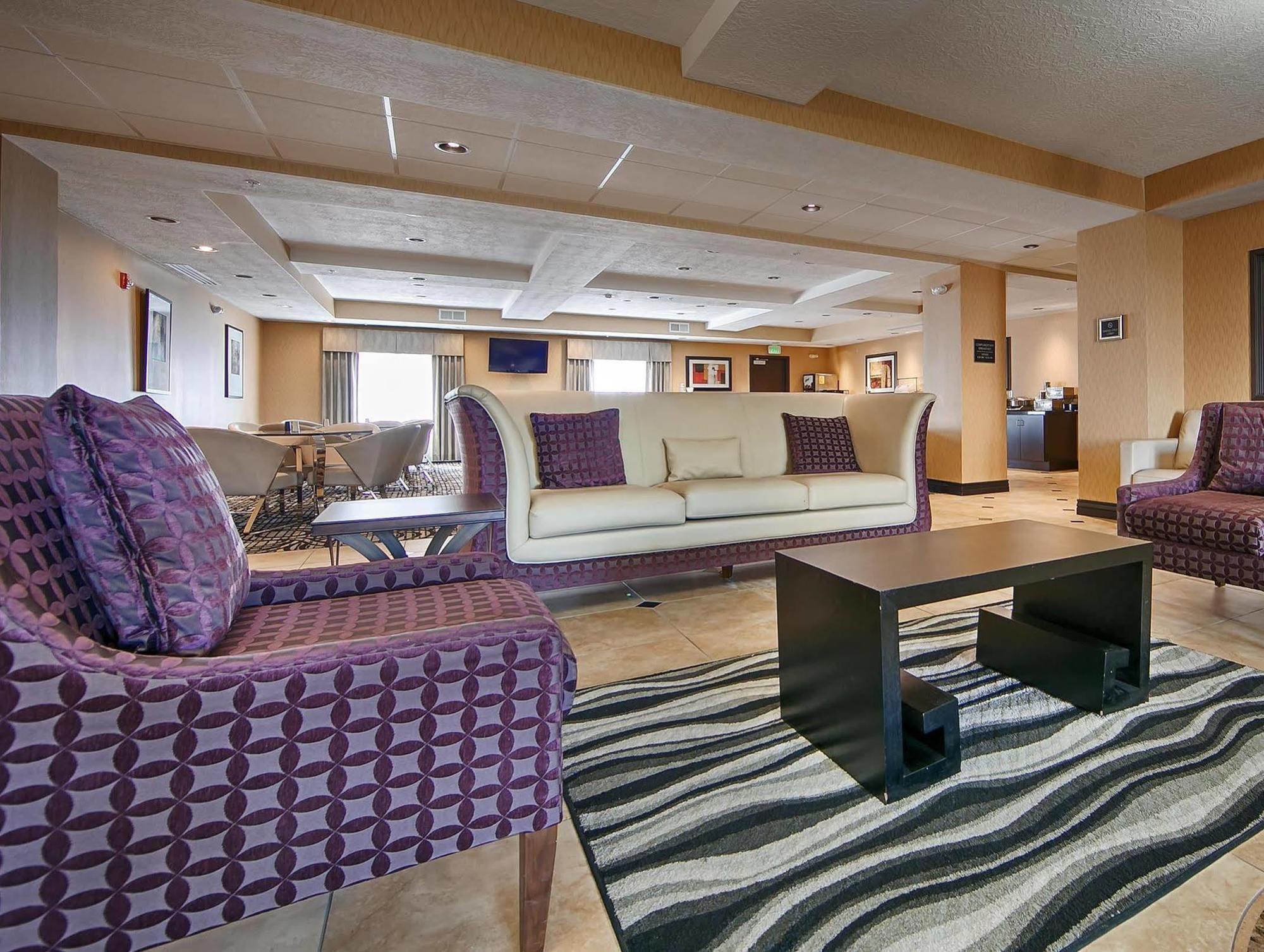 Hotel Western Airport & 3*