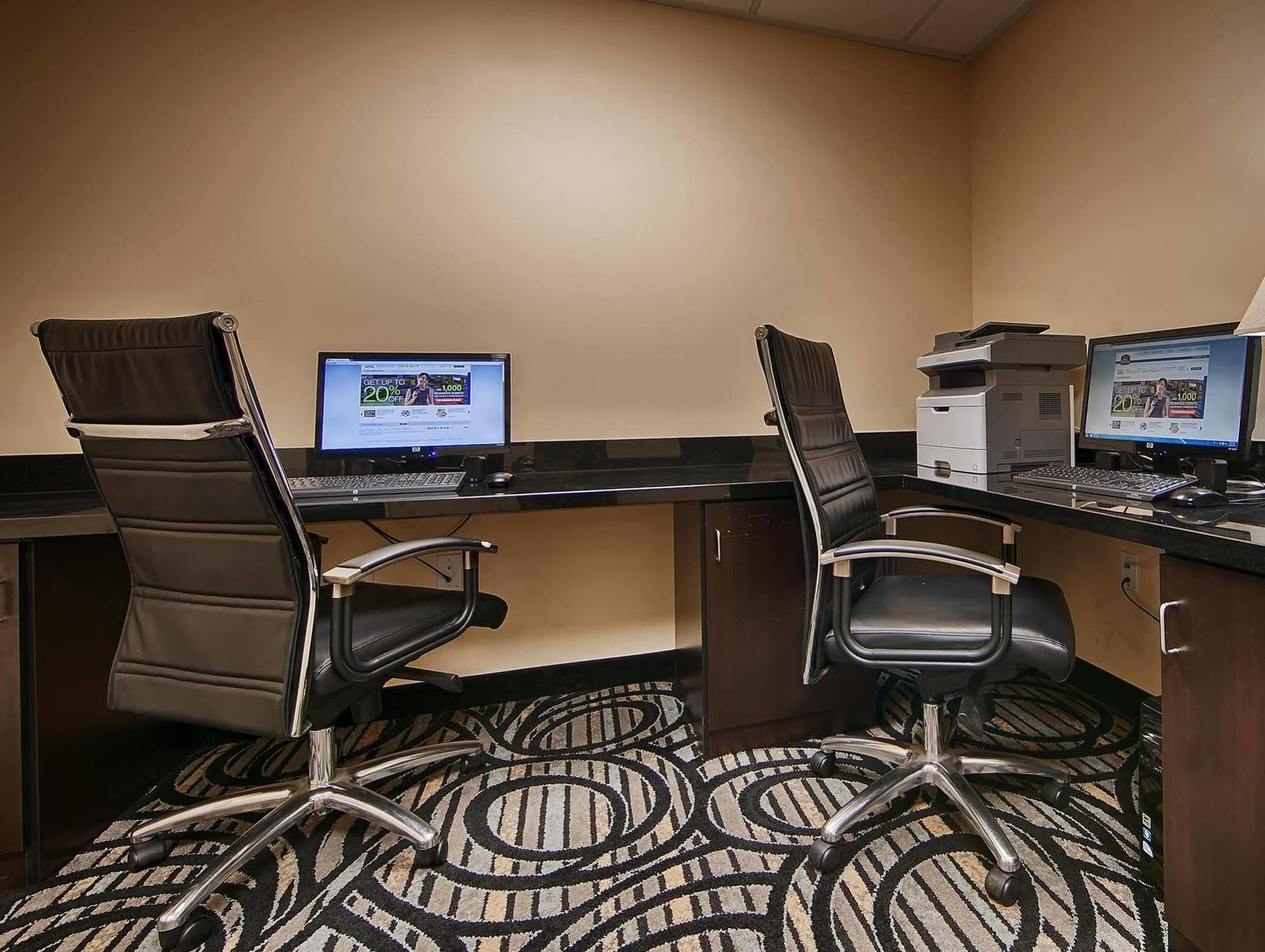 Western Airport & Hotel 3*