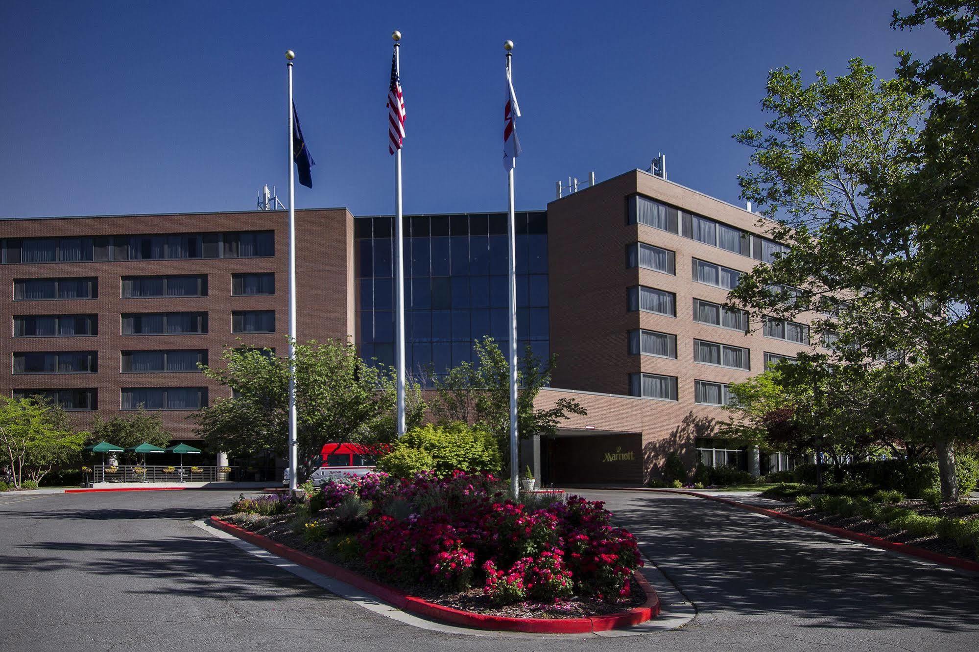 Salt Marriott Park 3*