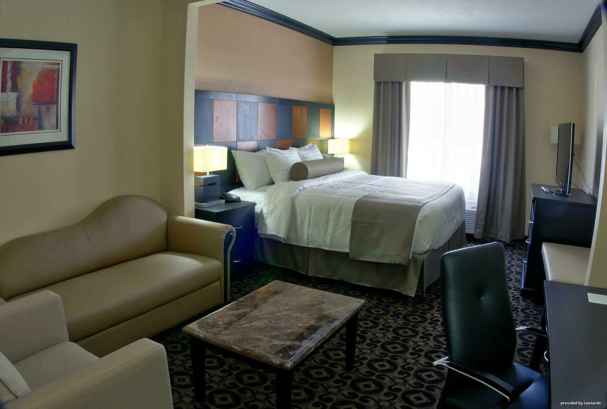 Hotel Western Airport & 3*