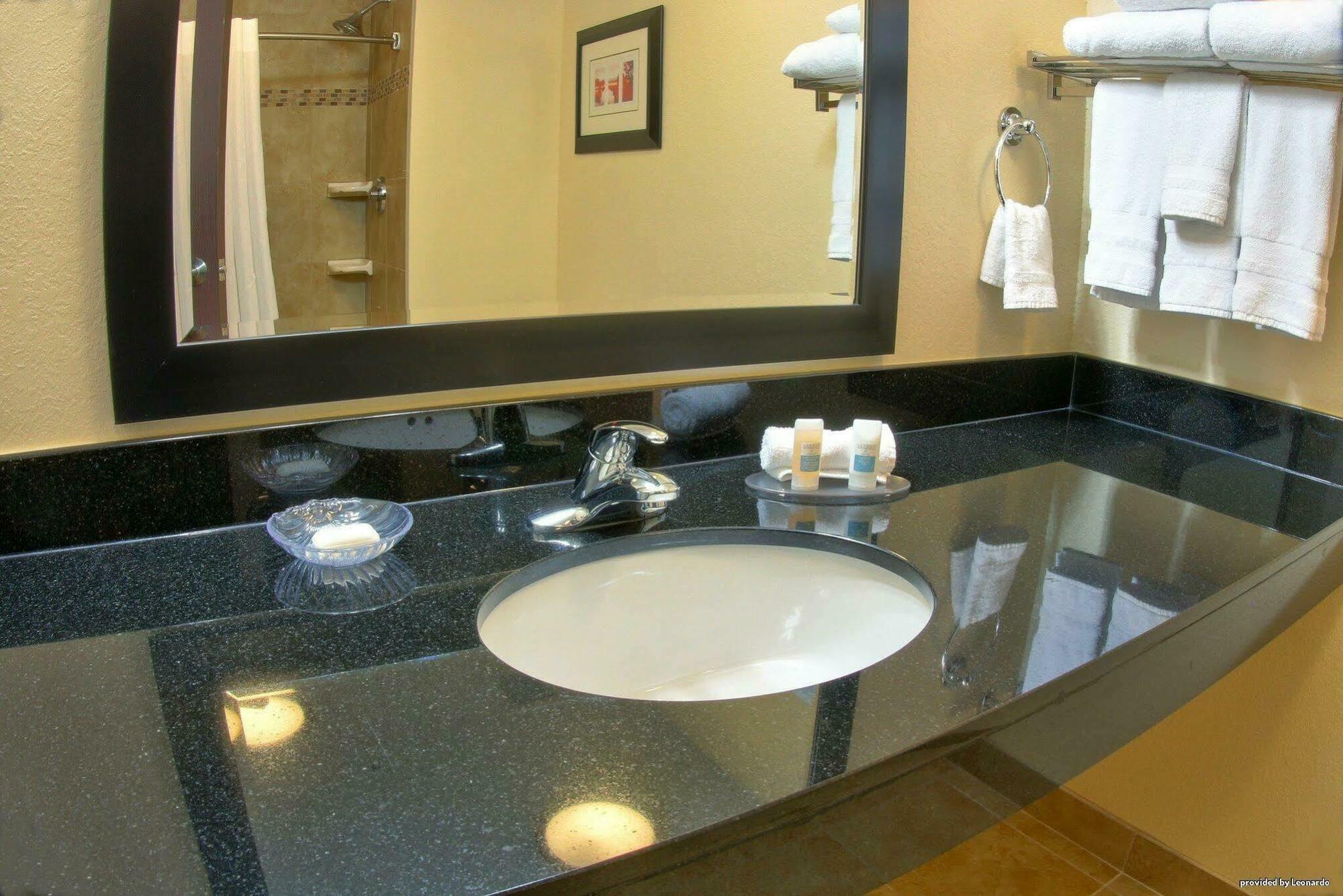 Western Airport & Hotel 3*